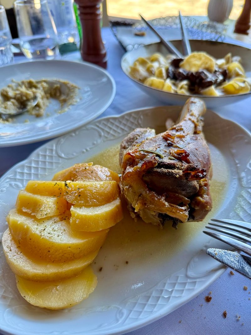 ΕΣΤΙΑΤΟΡΙΟ ΘΩΜΑΣ